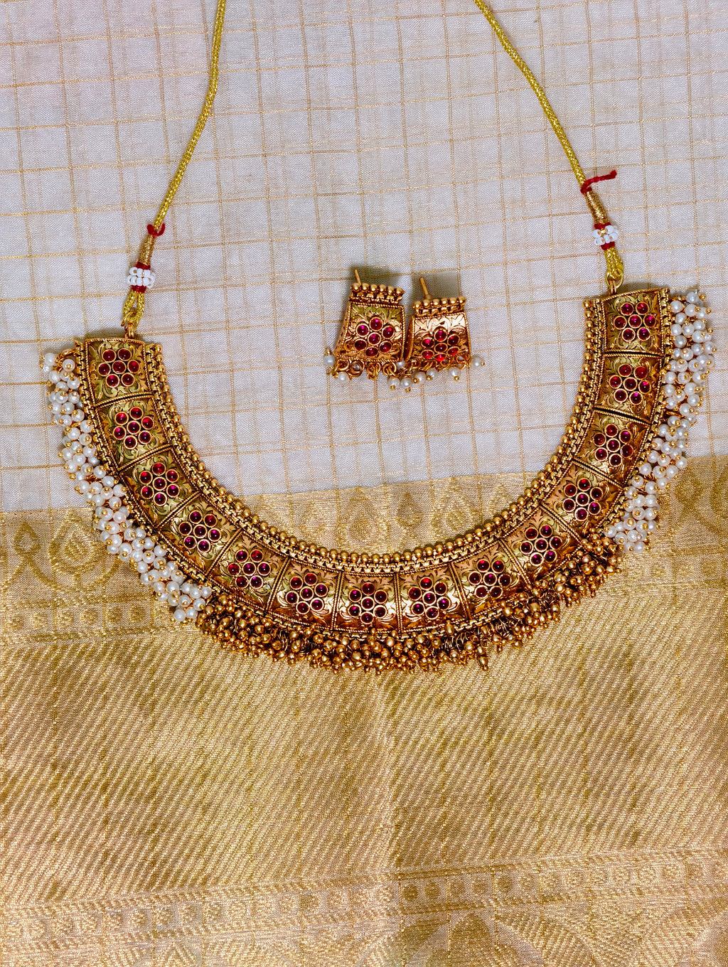 Antique necklace set with pearls and gold beads| GJNS014
