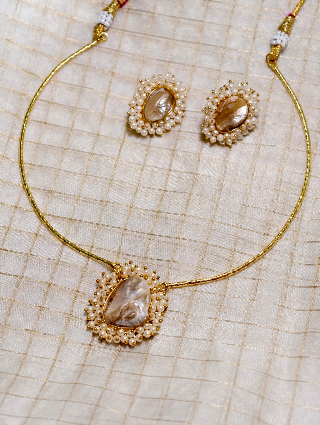 Mother of Pearl pendant Hasli necklace set| GJNS029