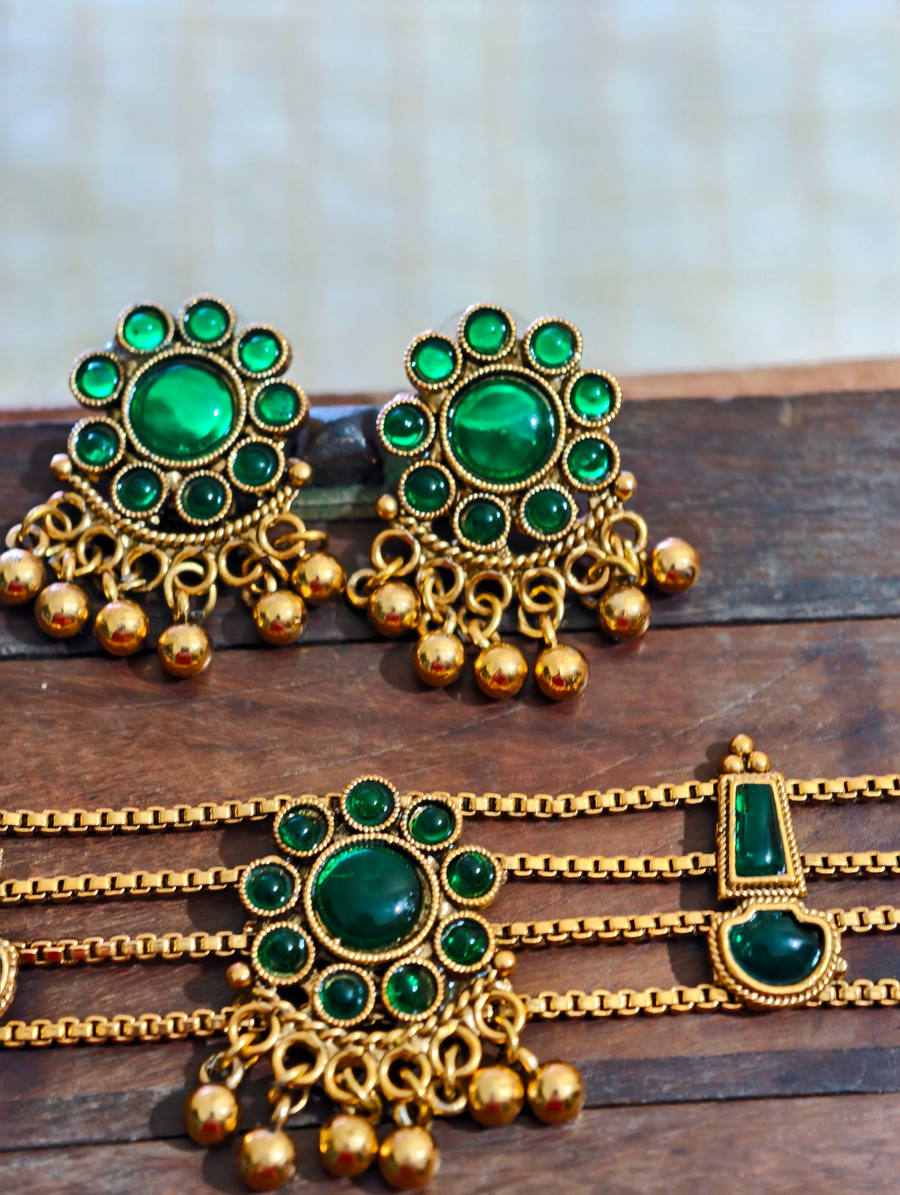 Green and Multi colour choker set |GJNS026