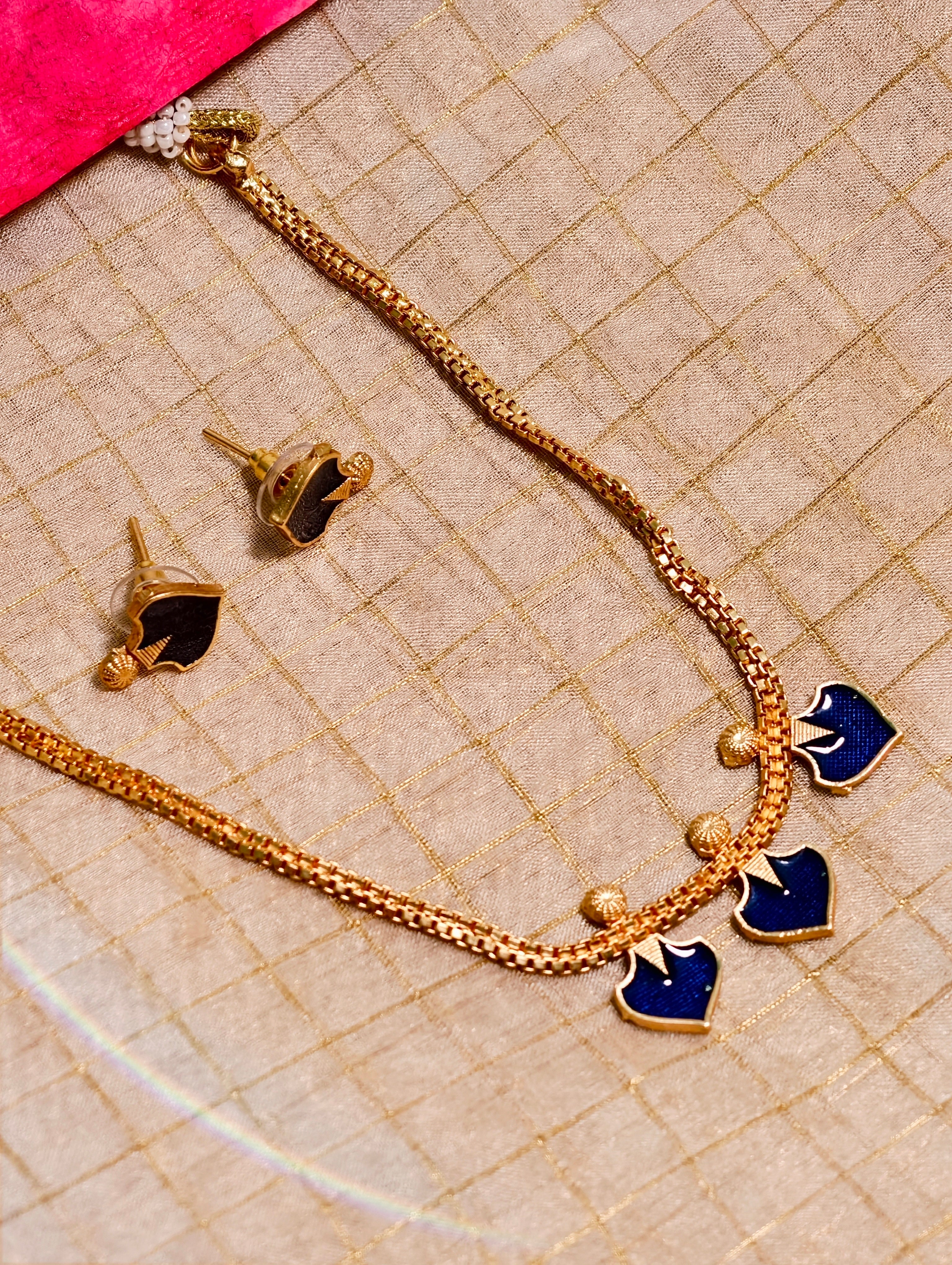 Minimal 3 motif paalakka necklace set| GJNS009