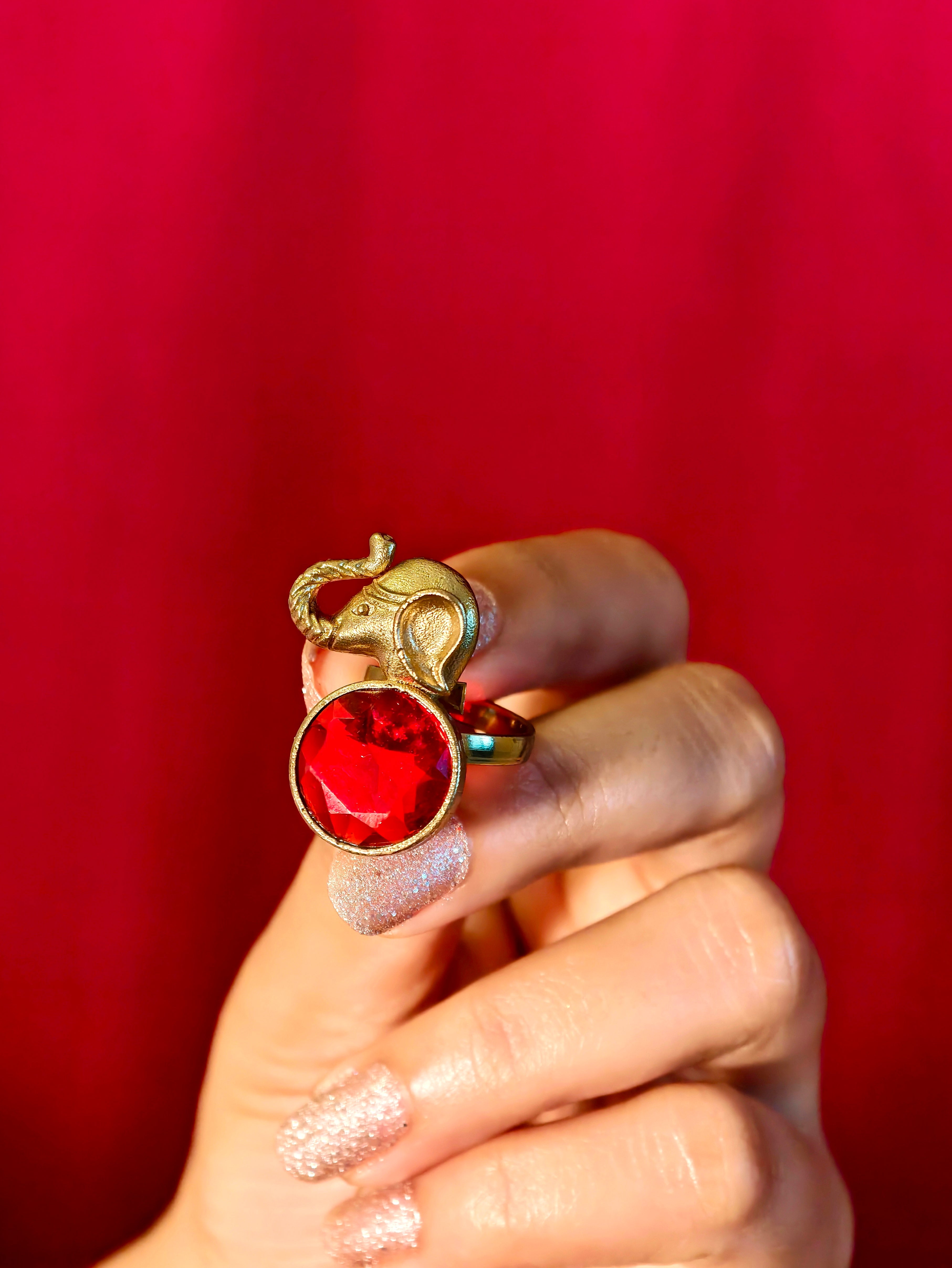 Elephant motif brass ring | GJRG002