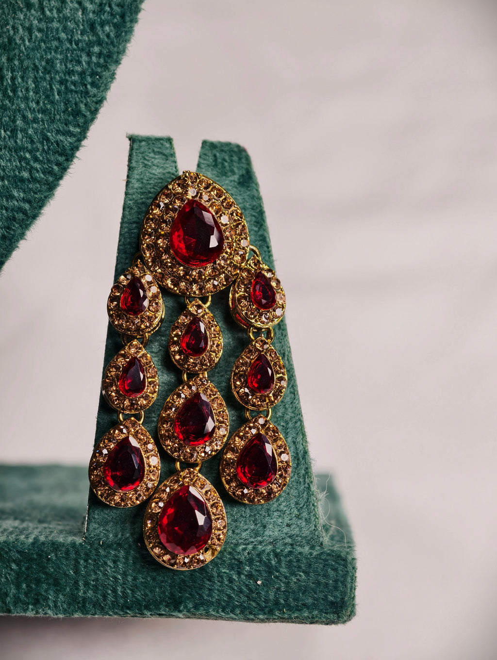 Three Layer Necklace Set with Maang Tikka | GJNS085