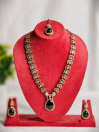 Emerald Green Pendant Kundan Necklace Set | GJNS082