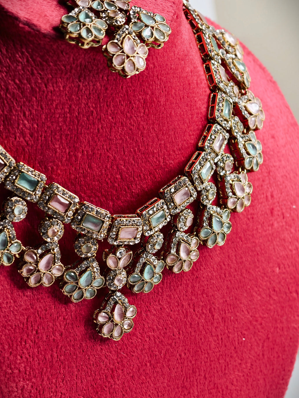 Pastel Shade Necklace Set with Maang Tikka | GJNS086