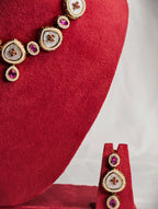 Mother of Pearls necklace with Kemp stones