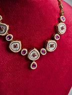Mother of Pearls necklace with Kemp stones